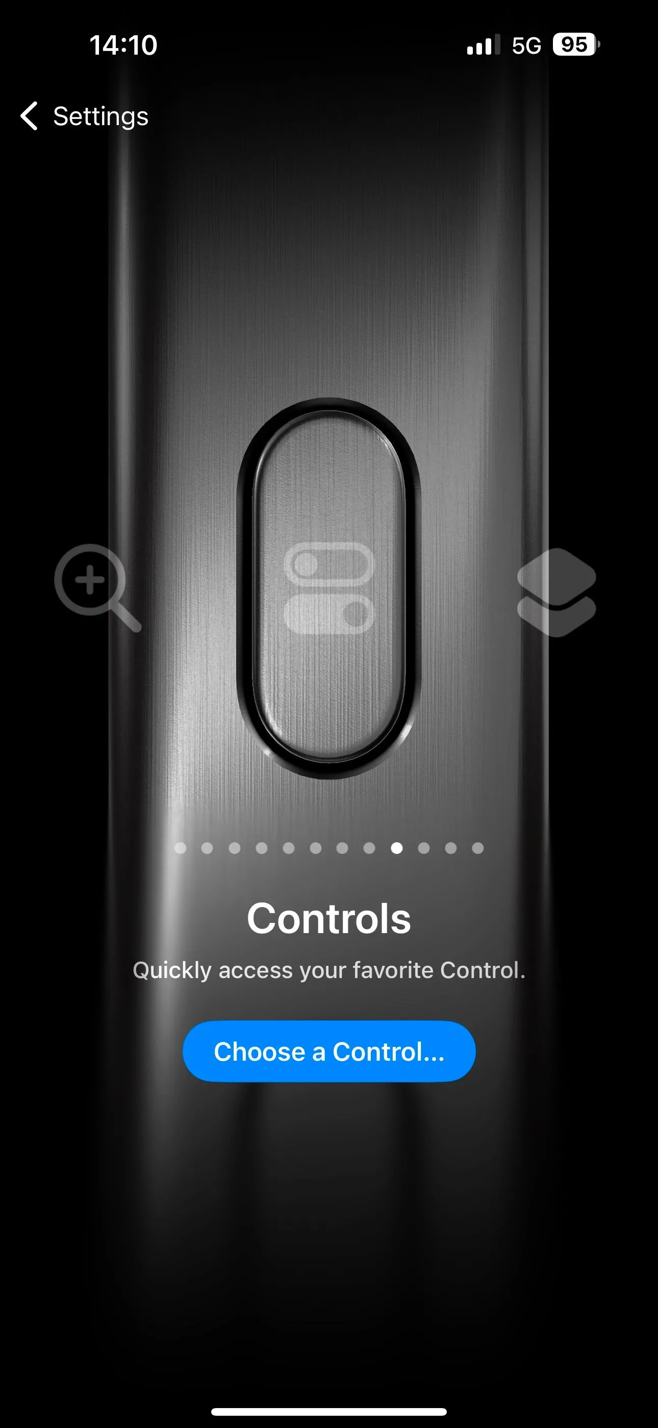 Màn hình cài đặt Nút Tác vụ trên iPhone, minh họa cách chọn điều khiển cho Gõ để dùng Siri.