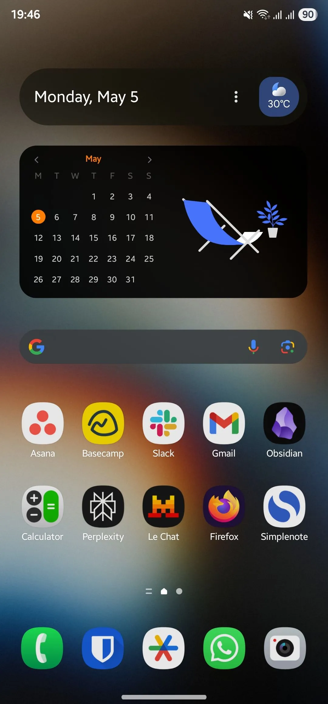 Màn hình chính của điện thoại OnePlus hiển thị các biểu tượng ứng dụng và lối tắt.