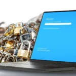 Màn hình laptop hiển thị ô nhập mật khẩu BitLocker, biểu tượng bảo mật và mã hóa ổ cứng.