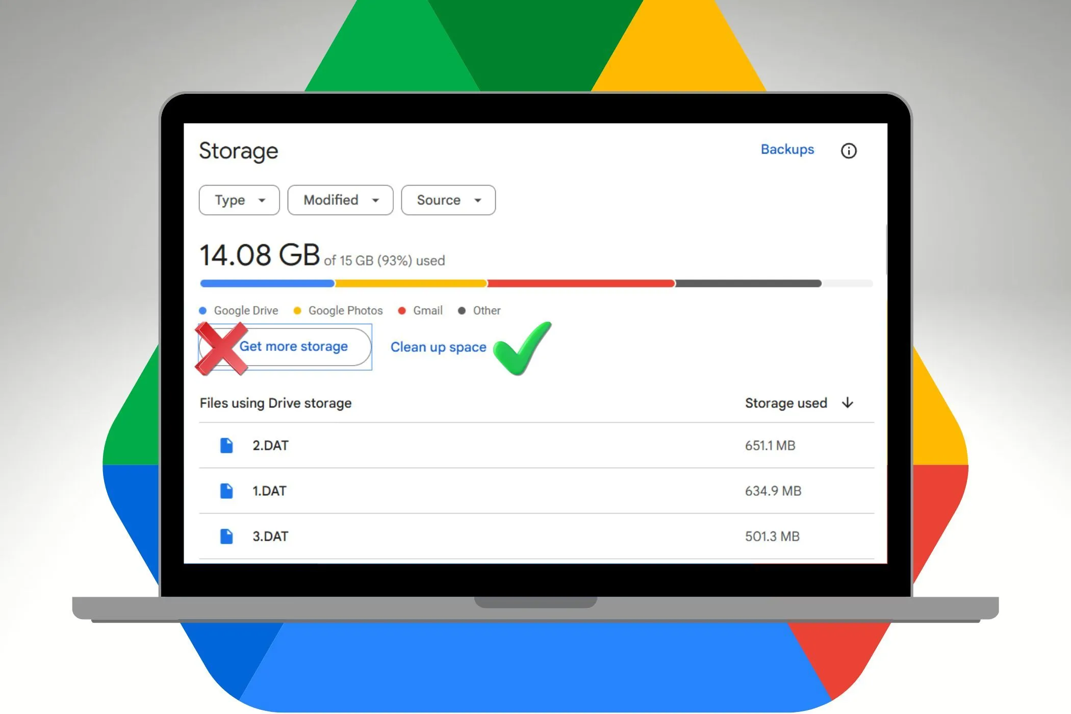 Màn hình laptop hiển thị trạng thái lưu trữ với logo Google Drive ở nền, tượng trưng cho dung lượng đám mây