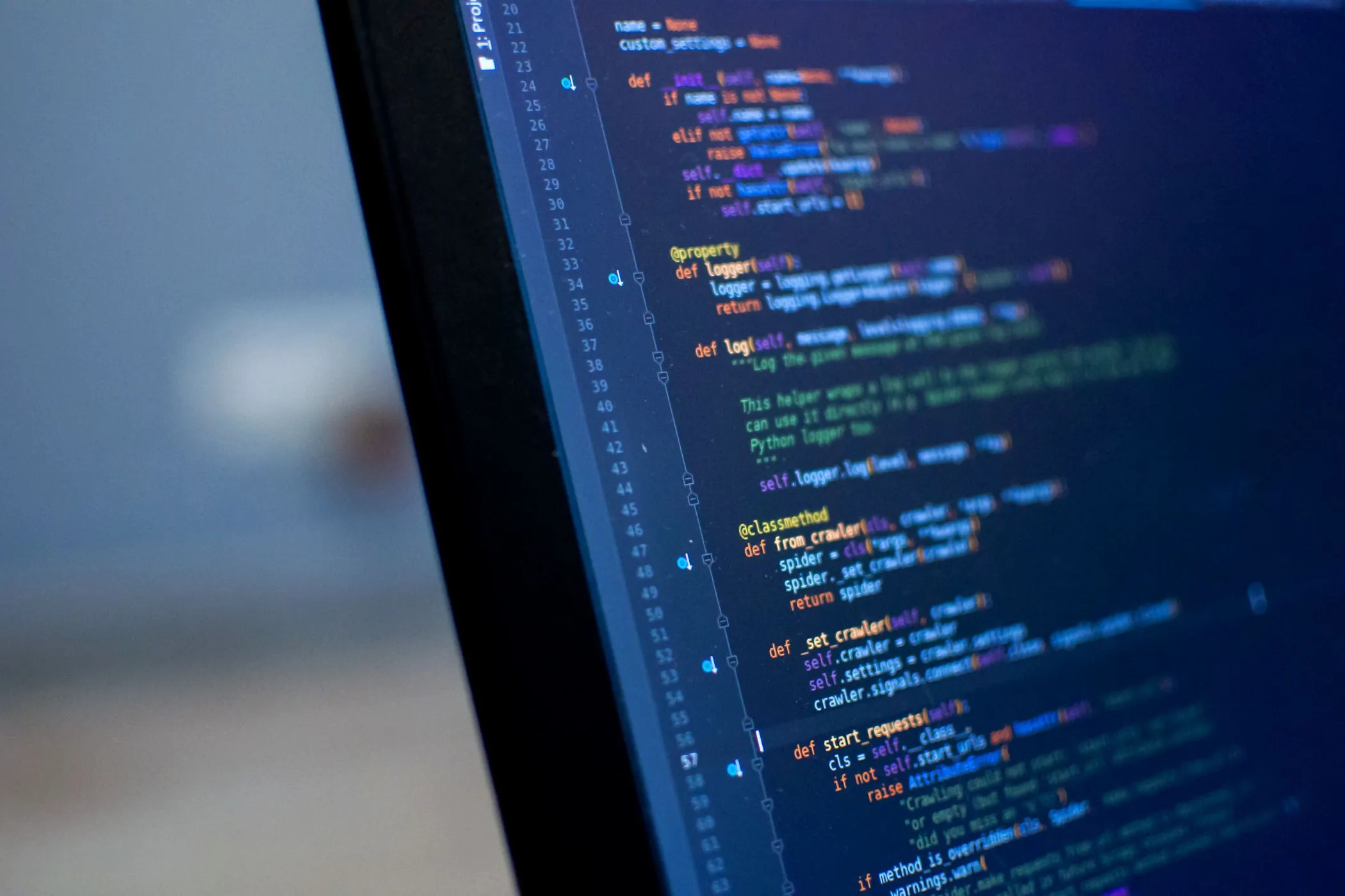 Màn hình máy tính hiển thị mã Python, minh họa khả năng suy luận code của Gemini 2.5 Pro