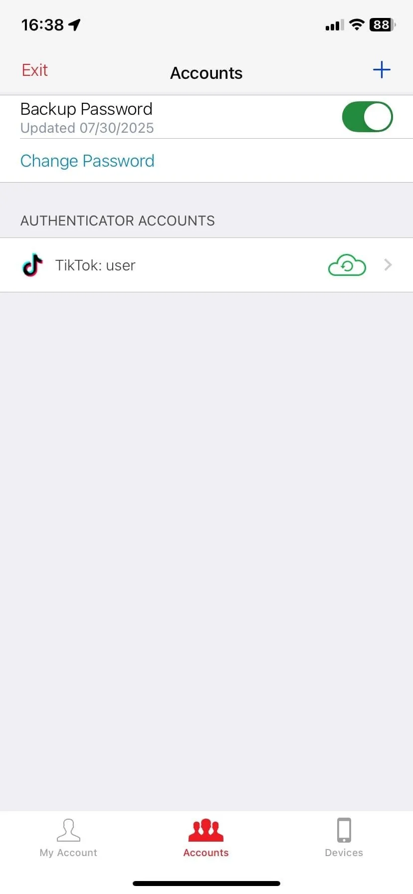 Màn hình tài khoản của Authy với các mã xác thực hai yếu tố được tạo tự động và cập nhật theo thời gian.