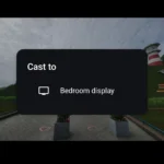 Màn hình ứng dụng Google Photos hiển thị biểu tượng truyền phát (Cast) để kết nối điện thoại với TV