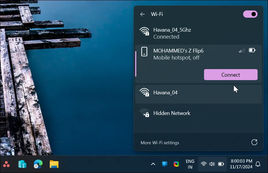 Màn hình Windows 11 với bảng cài đặt nhanh hiển thị tùy chọn kết nối Điểm truy cập di động