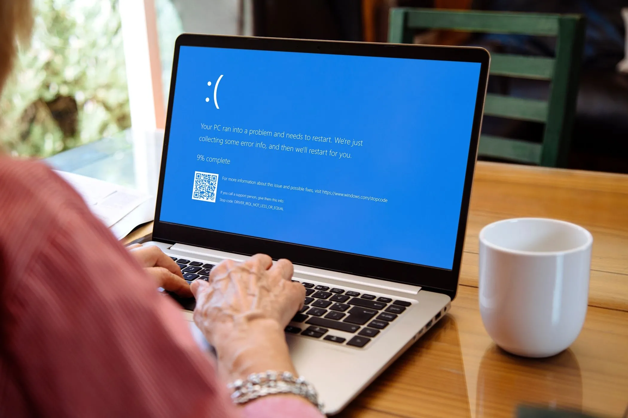 Máy tính Windows báo lỗi màn hình xanh chết chóc khi người dùng đang sử dụng