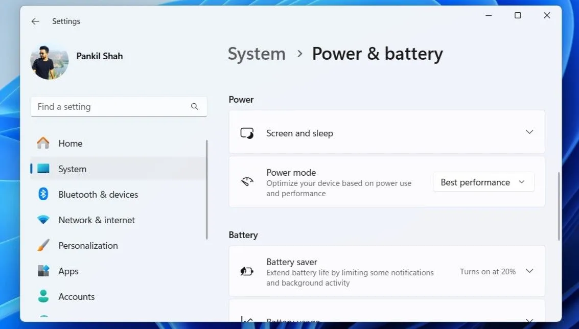Menu Nguồn và Pin trong ứng dụng Cài đặt của Windows 11, hiển thị tùy chọn thay đổi chế độ nguồn
