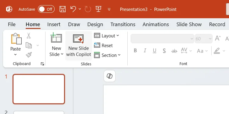 Nút &quot;New Slide with Copilot&quot; (Slide mới với Copilot) trong tab Insert của PowerPoint.