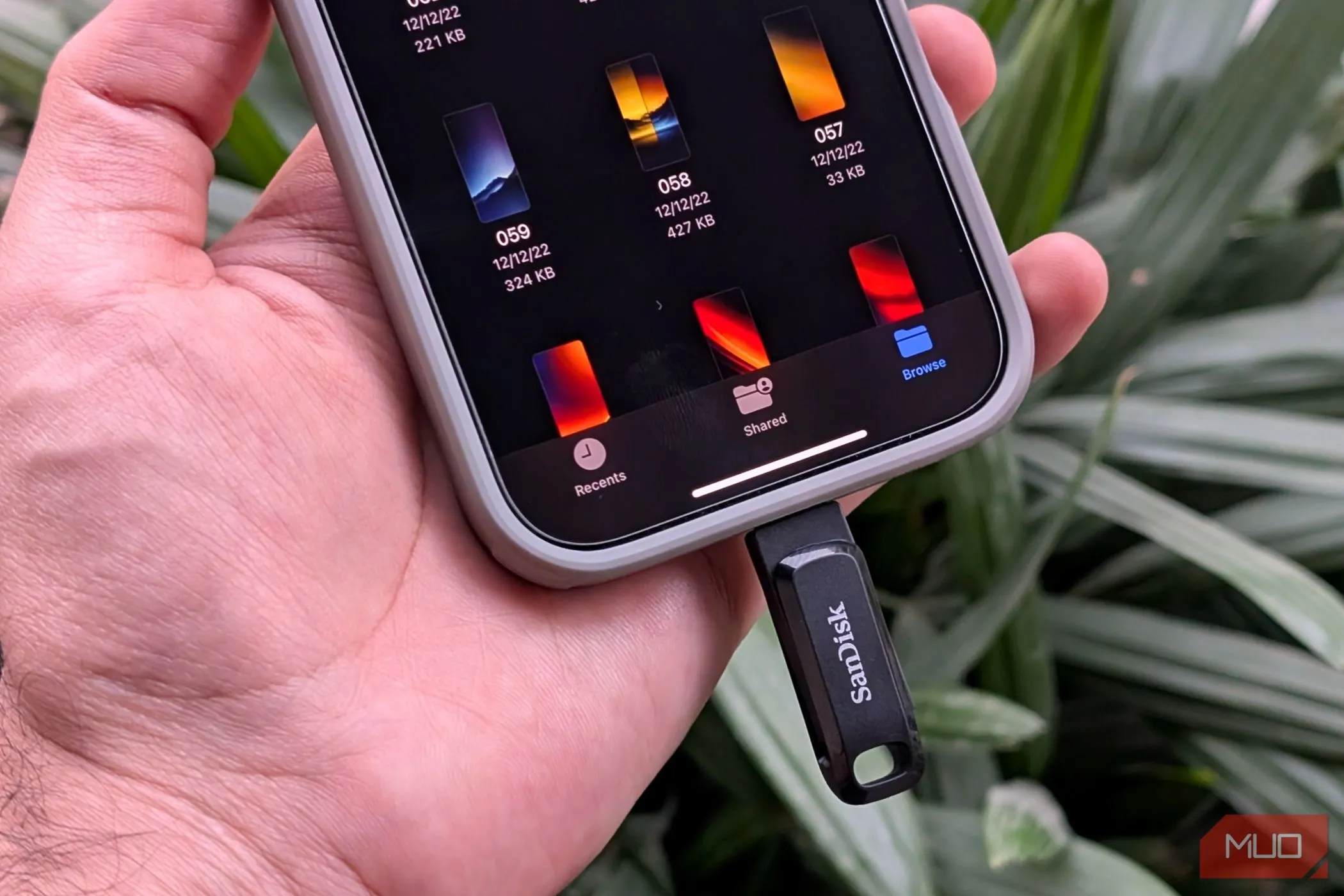 Ổ đĩa flash USB-C cắm vào iPhone