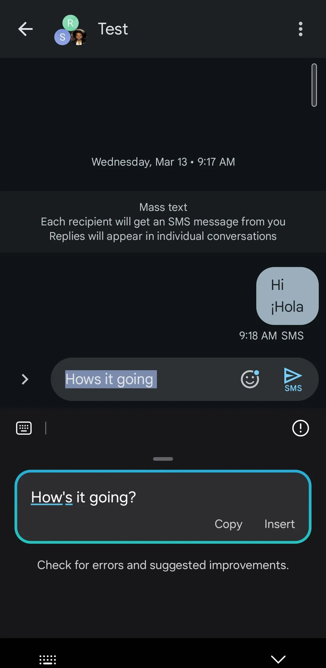 Samsung Keyboard đang sửa lỗi ngữ pháp trong tin nhắn trên điện thoại Galaxy
