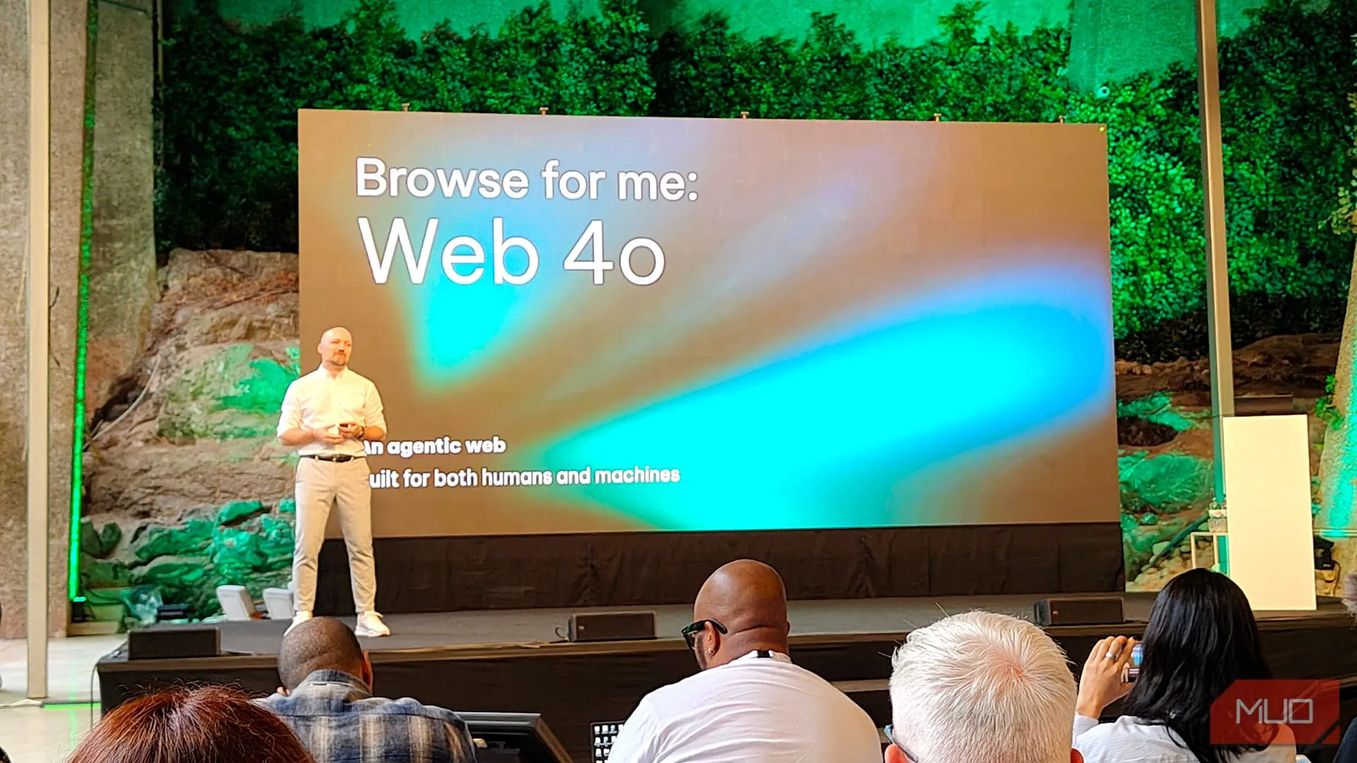 Slide thuyết trình về tầm nhìn Web 4o của Opera tại sự kiện Browser Days.