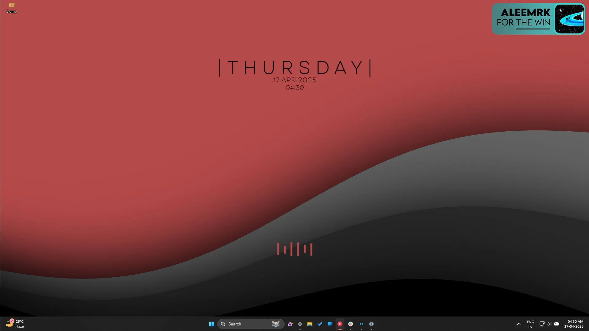 So sánh kích thước biểu tượng trên thanh tác vụ Windows 11 khi bật và tắt tính năng thu nhỏ tự động, cho thấy sự thay đổi đột ngột