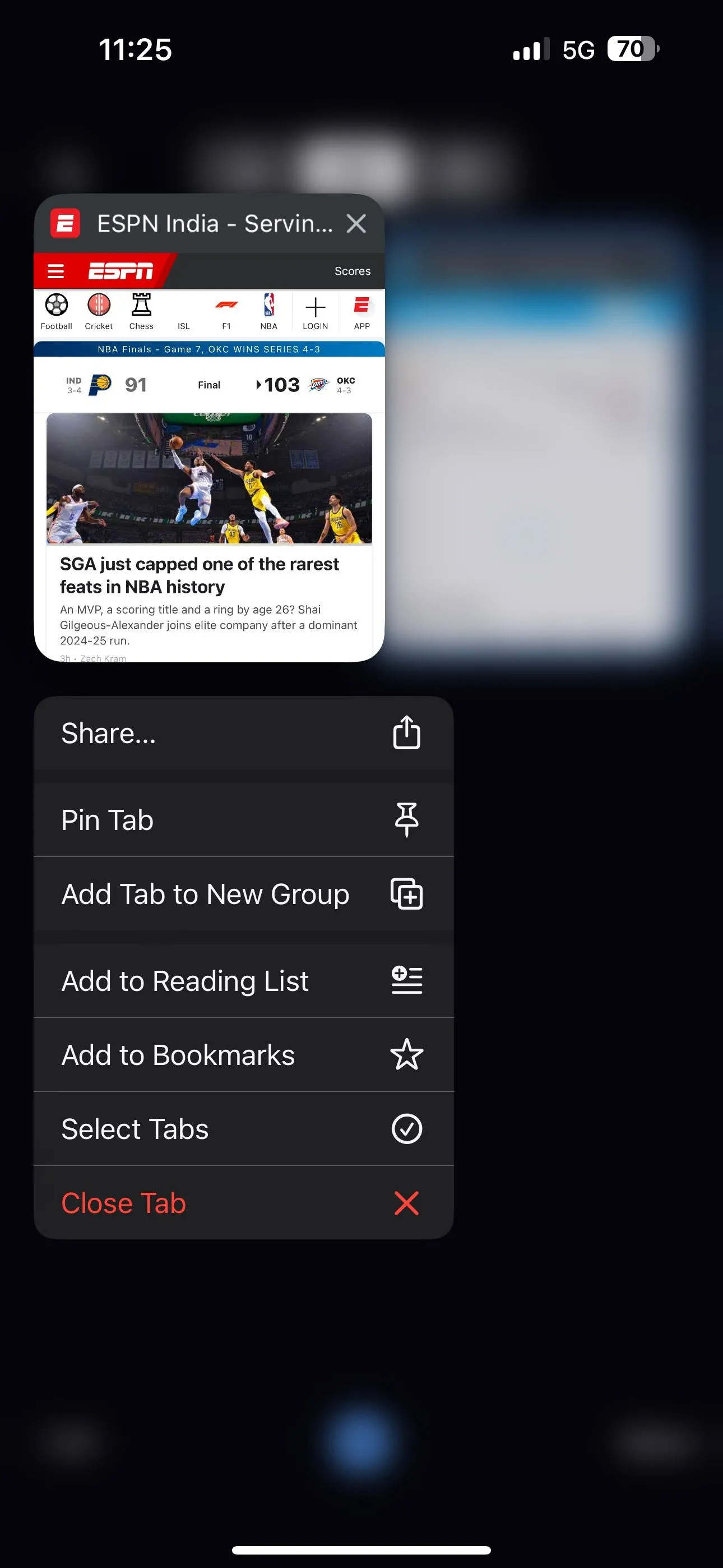 Tạo nhóm tab mới trên Chrome trên iPhone thông qua menu tùy chọn Add Tab to Group