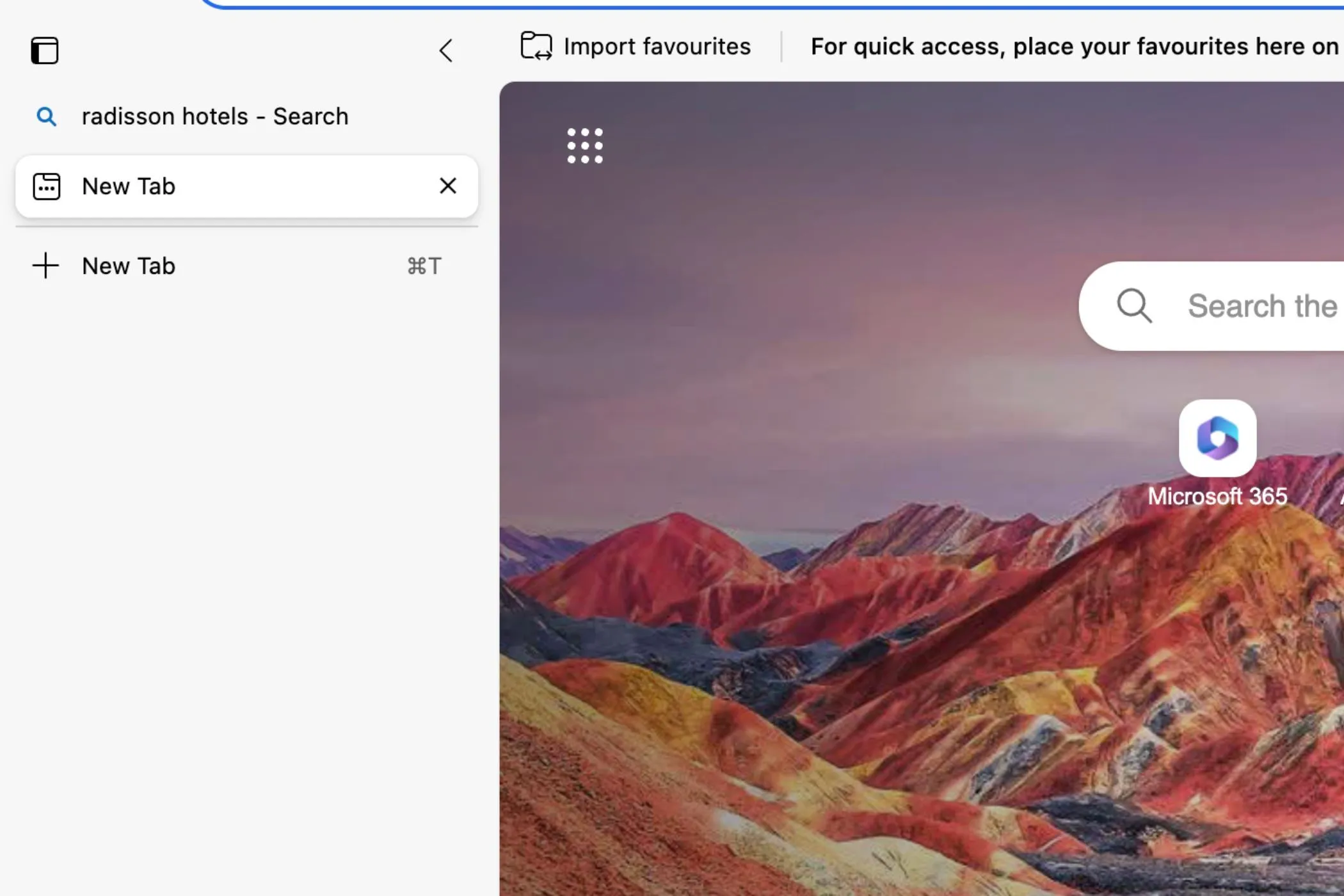 Thanh tab dọc (Vertical Tabs) trong giao diện trình duyệt Microsoft Edge, giúp người dùng dễ dàng quản lý và chuyển đổi giữa nhiều tab đang mở.