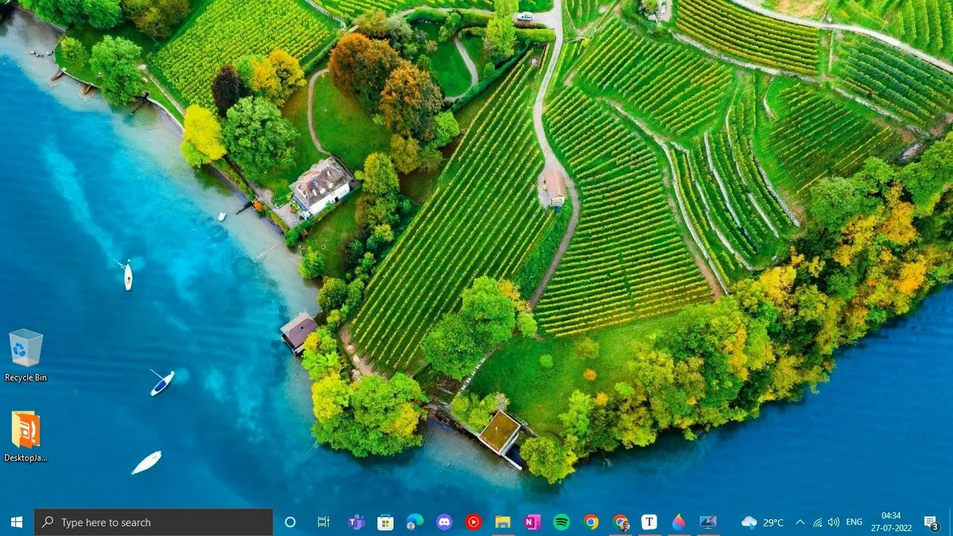 Thanh Taskbar trong suốt trên Windows 11 nhờ ứng dụng TranslucentTB