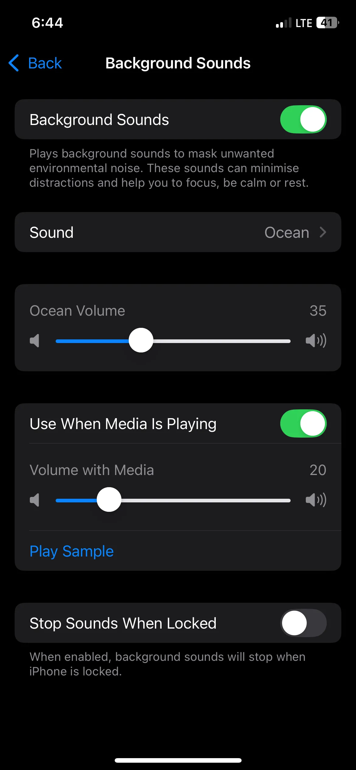 Thay đổi âm thanh nền trên iPhone sang tiếng sóng biển trong cài đặt Trợ năng