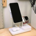 Thiết bị sạc không dây ESR 6 trong 1 với iPhone, AirPods và Apple Watch đang sạc