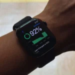Thống kê tình trạng pin trên màn hình Apple Watch Series 10 của người dùng
