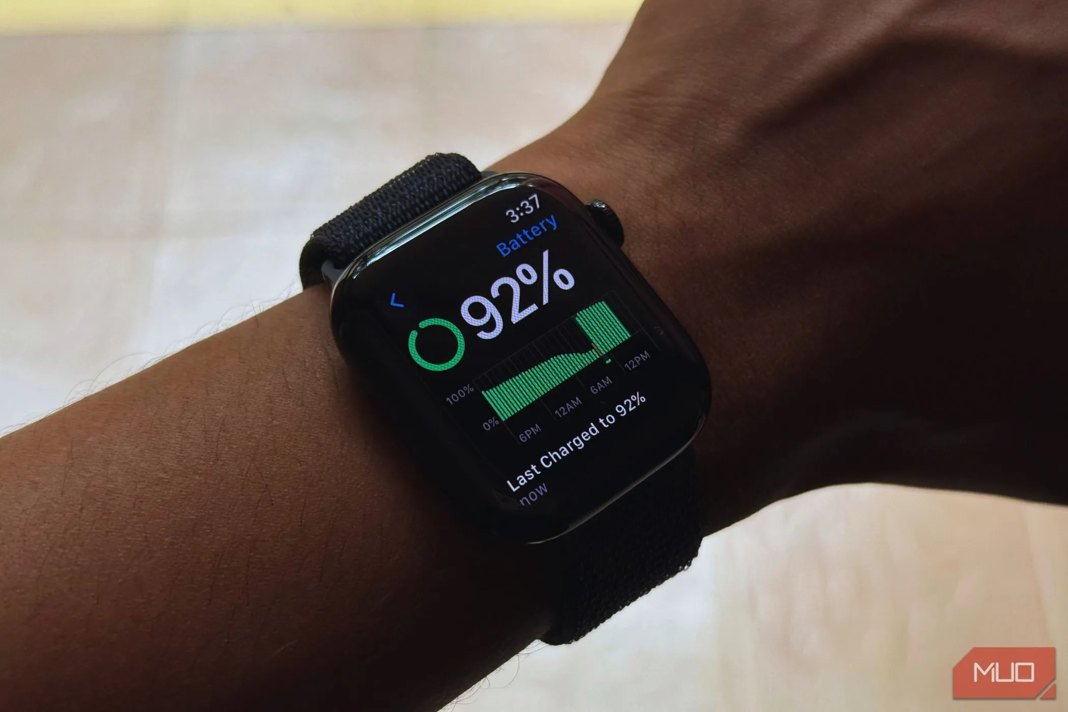 Thống kê tình trạng pin trên màn hình Apple Watch Series 10 của người dùng