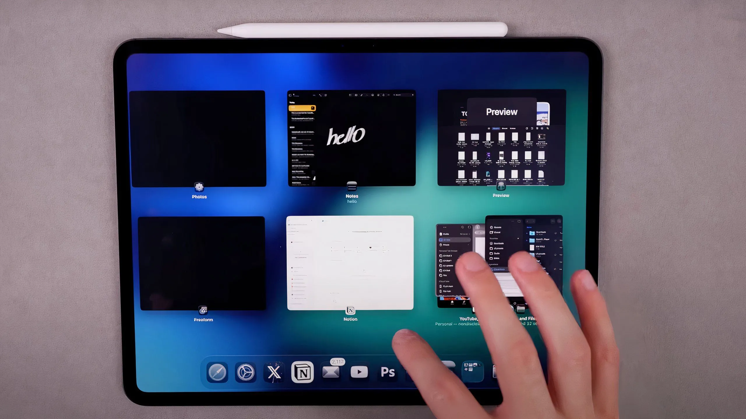 Tính năng Exposé trên iPadOS 26 hiển thị tất cả các cửa sổ ứng dụng đang mở để dễ dàng chuyển đổi