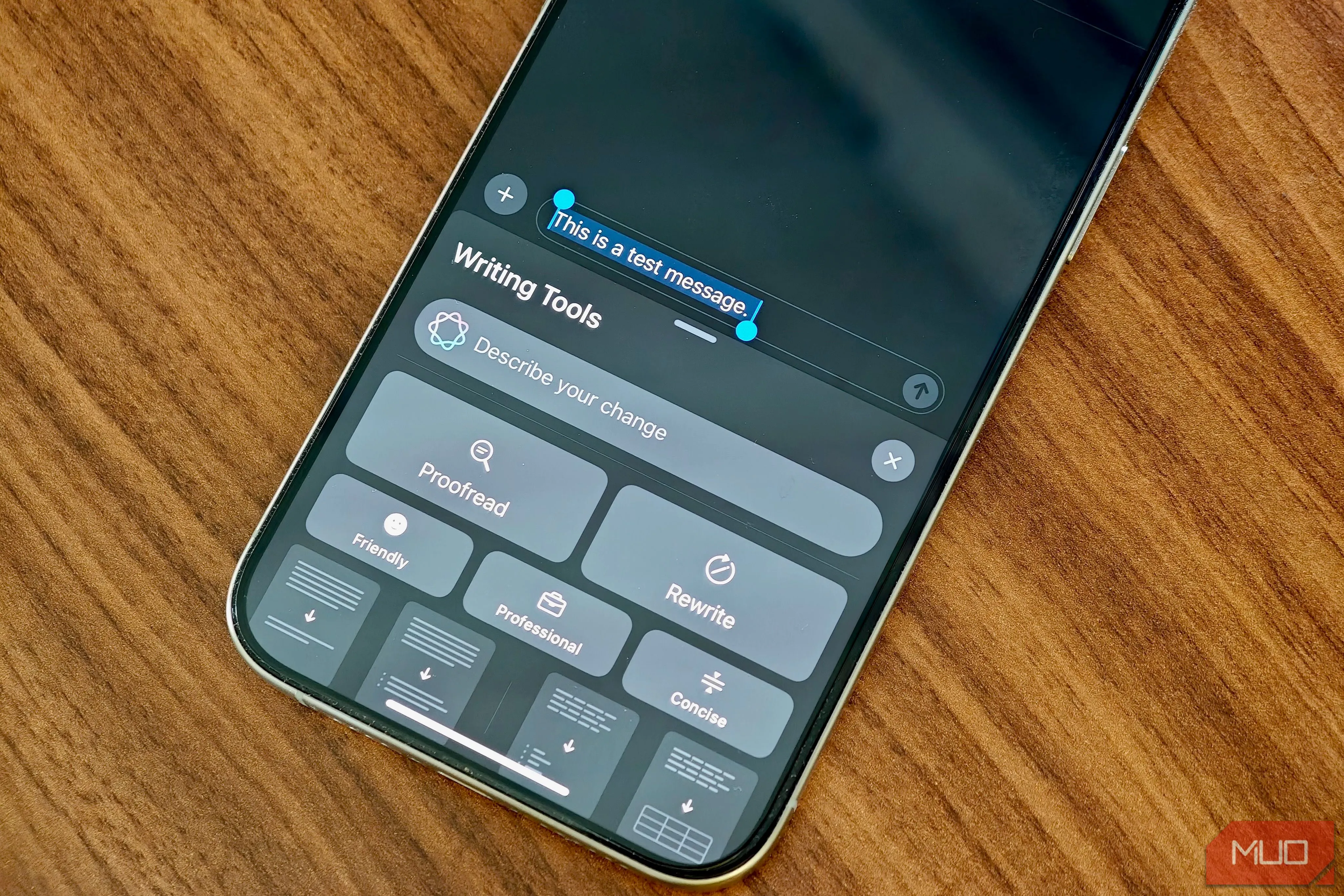 Tính năng Writing Assist trên iPhone
