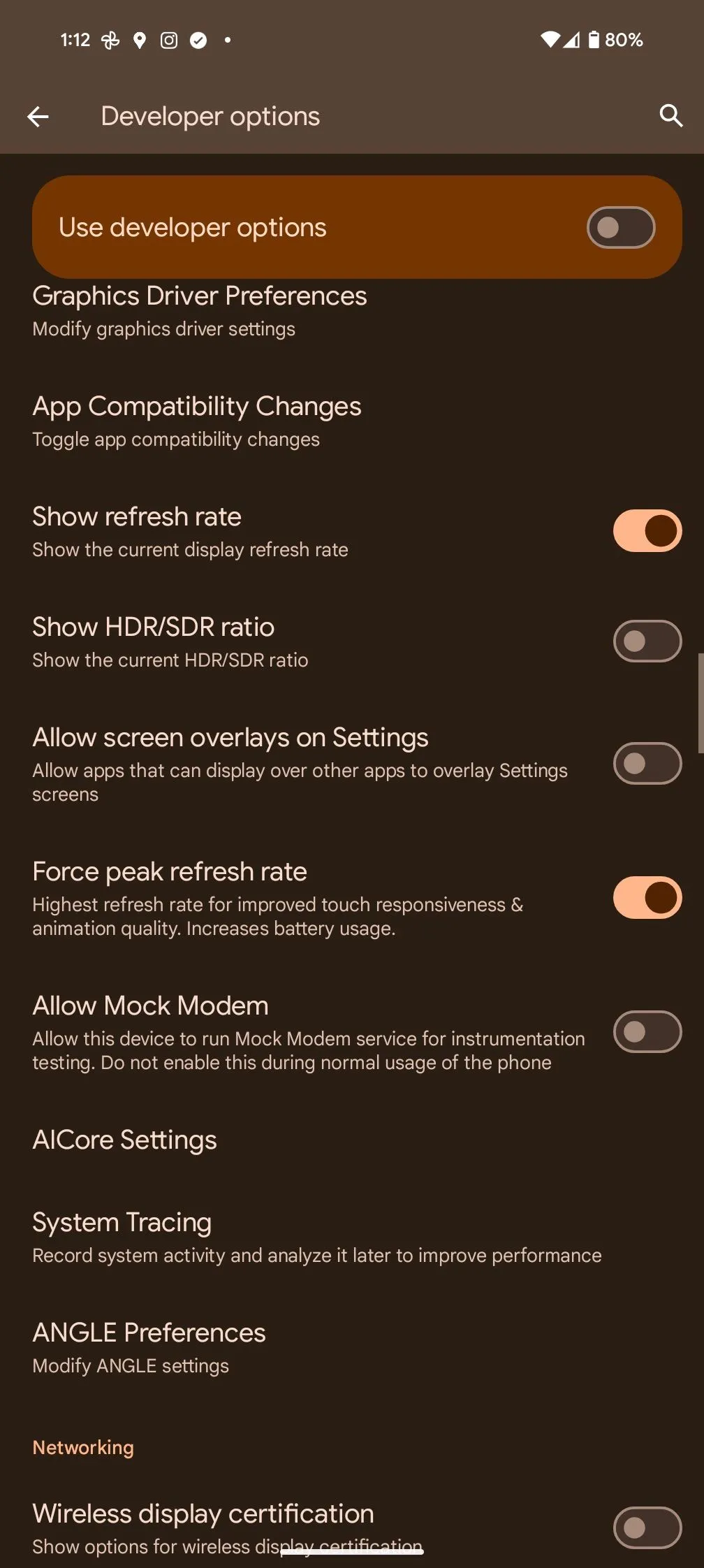 Tùy chọn &quot;Buộc tần số làm mới tối đa&quot; (Force Peak Refresh Rate) trong Developer Options của Android