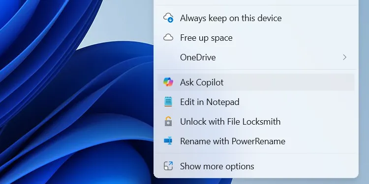 Tùy chọn "Hỏi Copilot" hiển thị trong menu ngữ cảnh khi nhấp chuột phải vào tệp trong File Explorer Windows.