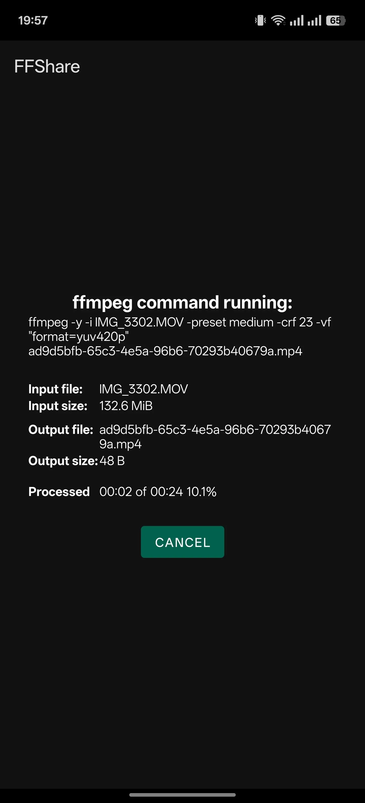 Ứng dụng FFShare trên Android hiển thị quá trình nén file đang diễn ra với phần trăm hoàn thành.