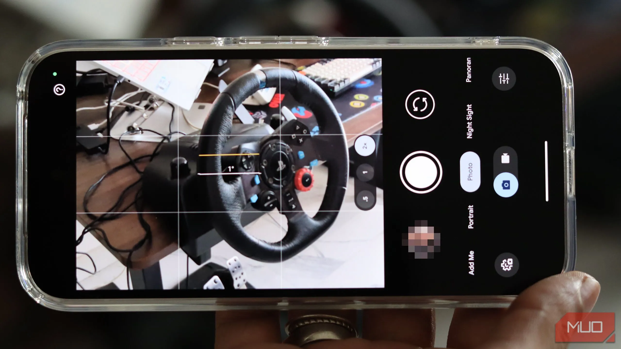 Ứng dụng Google Camera đang mở trên Pixel 9a, minh họa giao diện chụp ảnh trực quan và dễ sử dụng