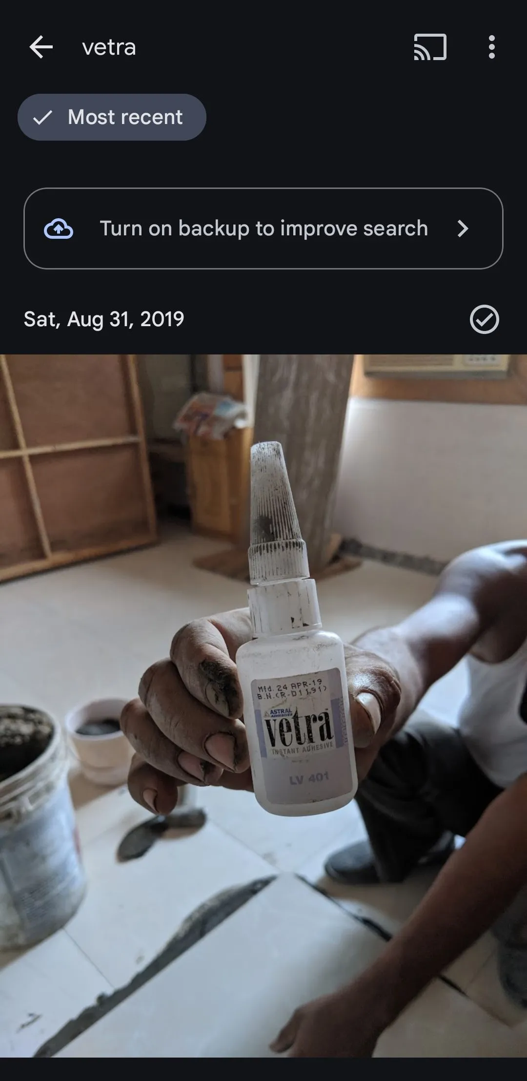 Ứng dụng Google Photos hiển thị ảnh có chứa văn bản &quot;vetra&quot;
