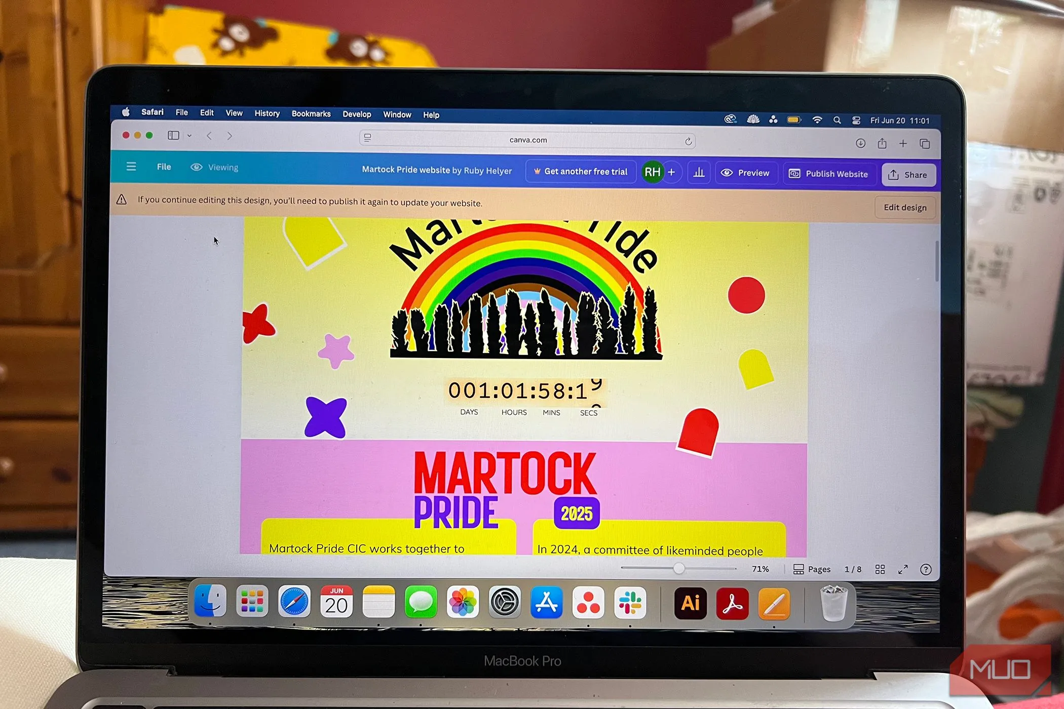 Website Martock Pride được tạo bằng Canva hiển thị ứng dụng đếm ngược thời gian