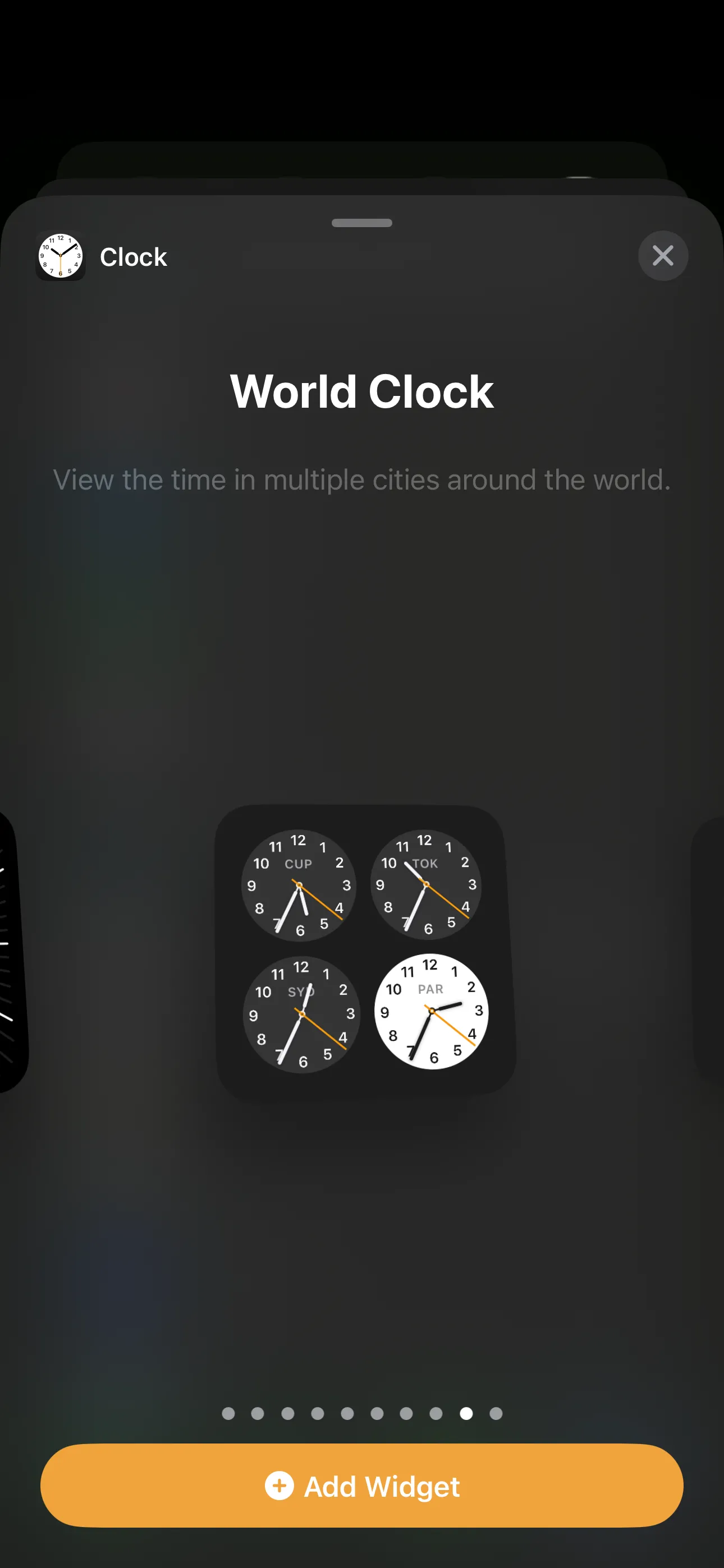 Widget Đồng hồ Thế giới dạng hình vuông hiển thị bốn múi giờ trên màn hình chính iPhone