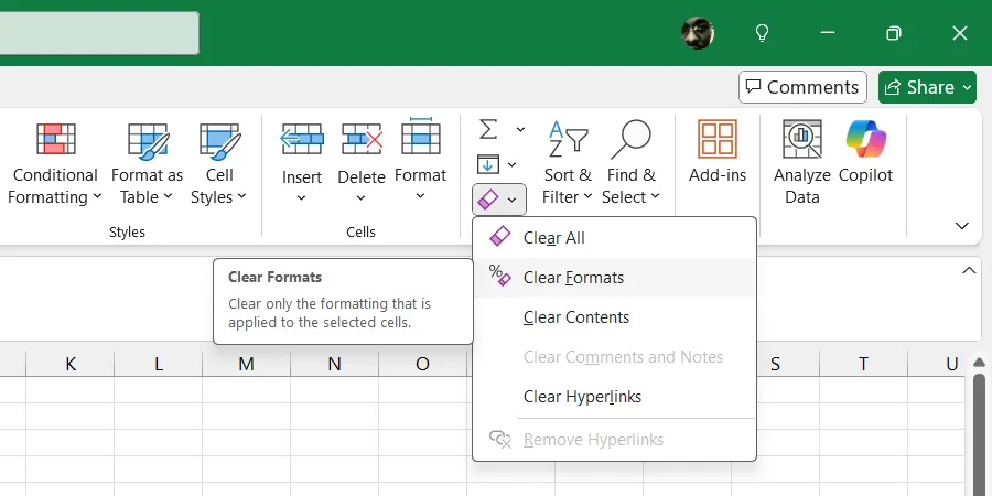 Xóa định dạng không mong muốn bằng tùy chọn Clear Formats trong Excel.